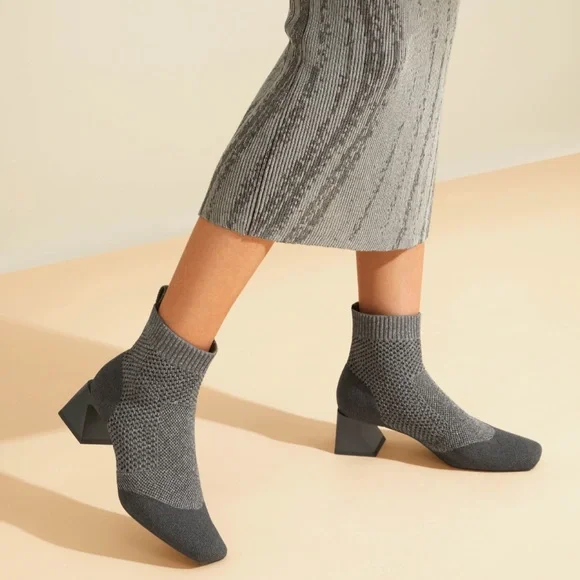 🩶NWT WOMENS VIVAIA MELISSA SQUARE TOE PERFORATED HEELED BOOTS SIZE 39 IN GREY - Picture 2 of 16